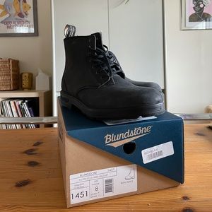 NWT Blundstones Lace-up style 1451
